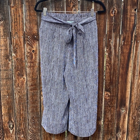 Skies Are Blue Pants - Striped flowy culottes with tie waist elastic band